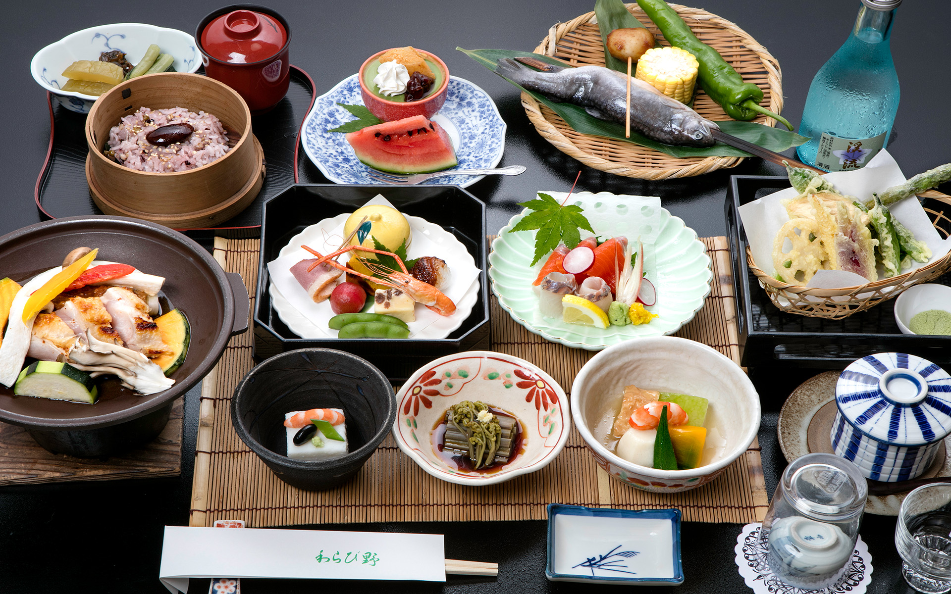「長野」の食材と料理長の郷土「北海道」を 意識した純和風の正統派会席料理